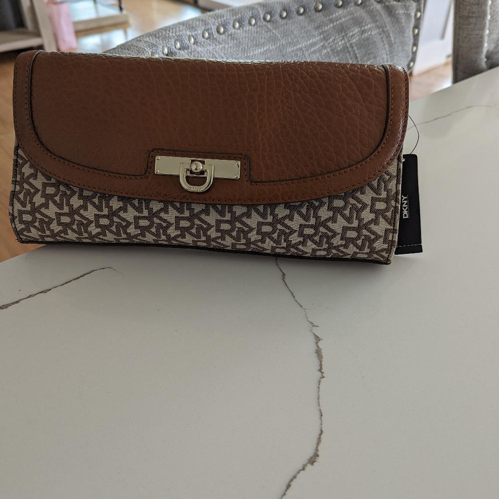 DKNY Beekman purse/clutch